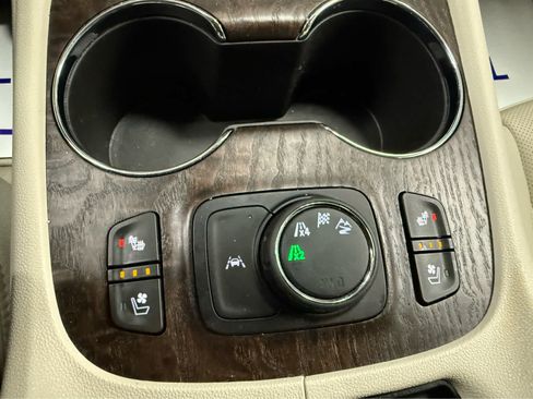 Used 2023 GMC Acadia Denali w/ Denali Technology Package image 16