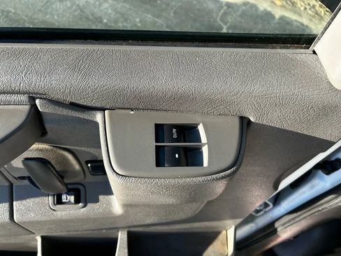 Used 2017 Chevrolet Express 2500 image 20