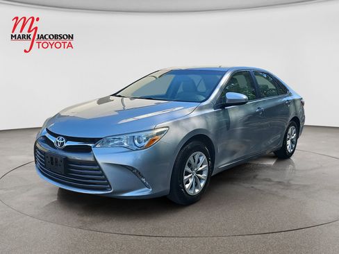 Used 2017 Toyota Camry LE w/ Four Season Floor Mat Package FWD image 1
