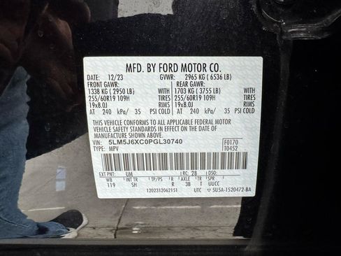 Used 2023 Lincoln Aviator AWD w/ Elements Package image 40