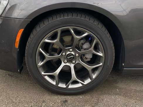Used 2016 Chrysler 300 S w/ 300S Premium Group RWD image 11