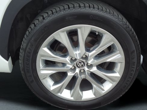 Used 2022 Toyota Highlander Limited AWD/4WD image 9