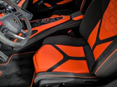 Used 2024 Lamborghini Revuelto AWD/4WD image 21