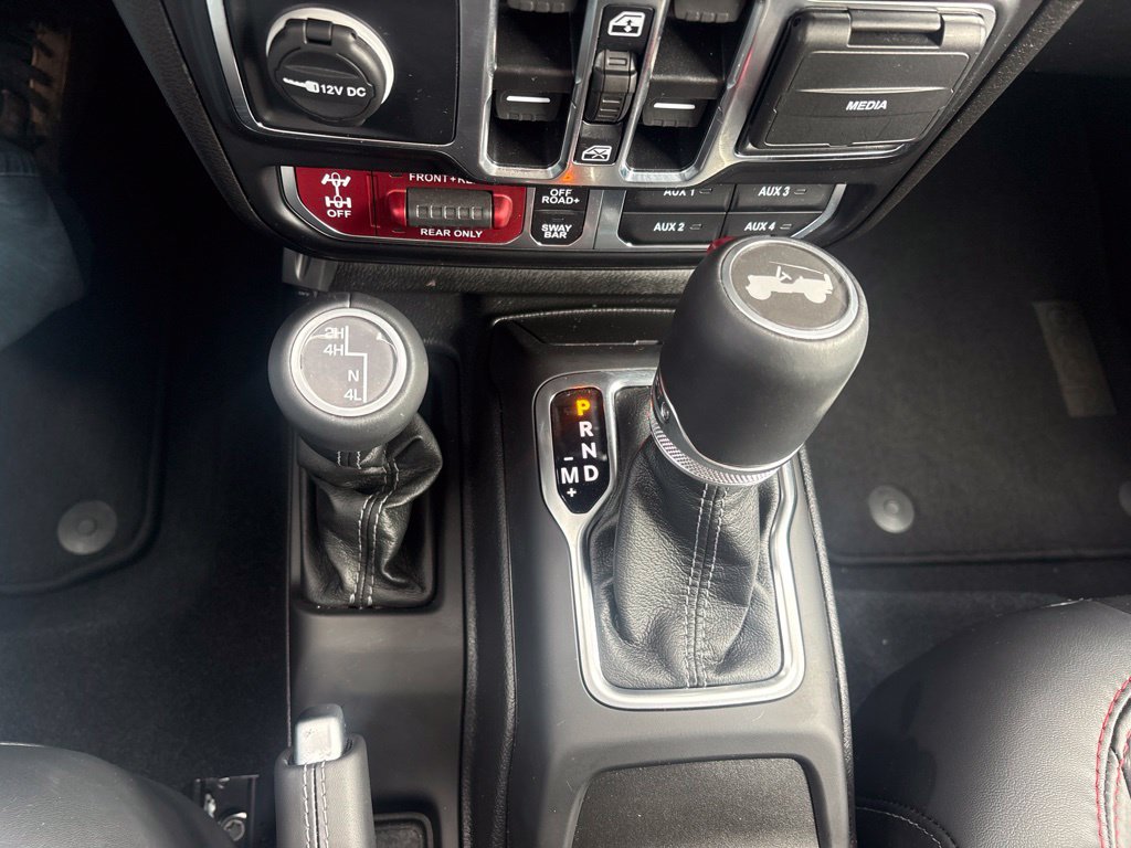 Used 2024 Jeep Wrangler Unlimited Rubicon w/ Convenience Group AWD/4WD image 23