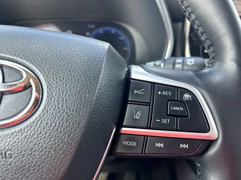 Used 2023 Toyota Highlander Platinum AWD/4WD image 26