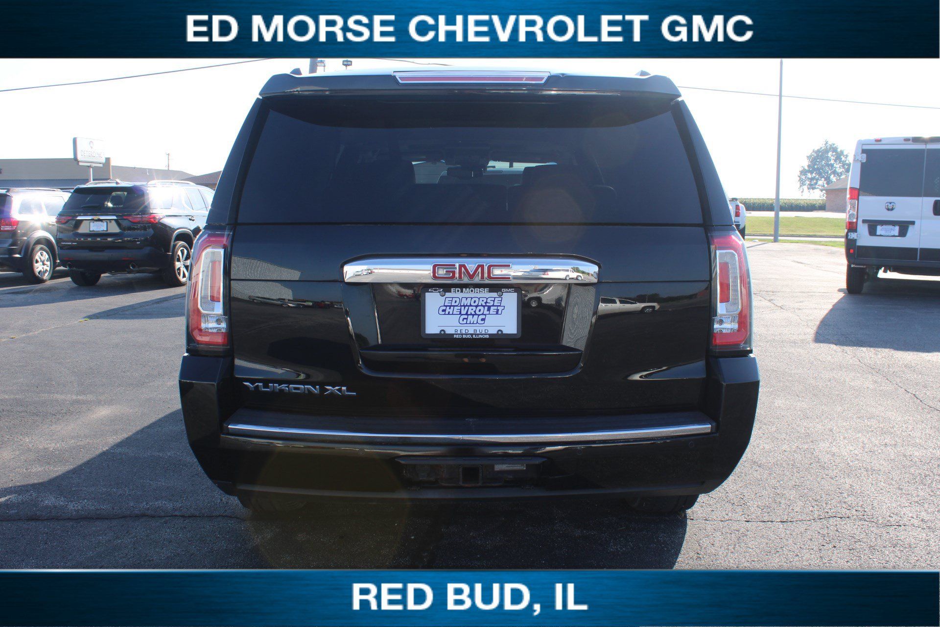 Used 2015 GMC Yukon XL Denali w/ Touring Package AWD/4WD image 18