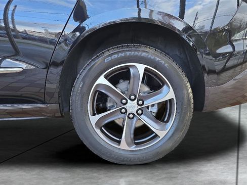 Used 2023 Buick Enclave Essence w/ LPO, Touring Package image 29