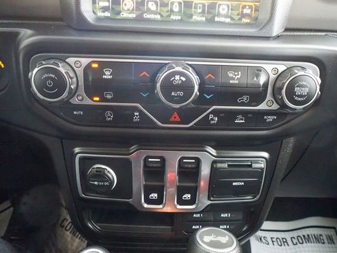 Used 2021 Jeep Wrangler Sport AWD/4WD image 21