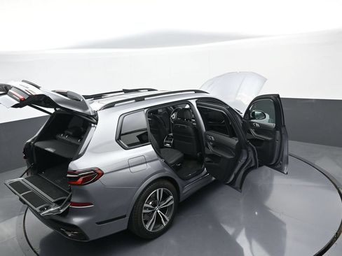 Used 2026 BMW X7 xDrive40i w/ M Sport Package AWD/4WD image 45