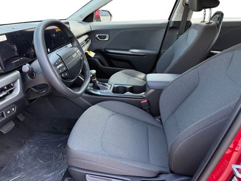 New 2025 Kia K4 LXS FWD image 9