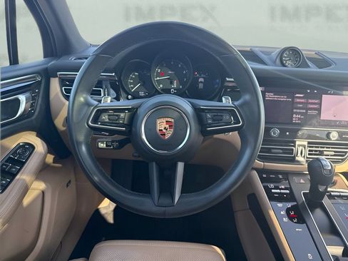 Used 2024 Porsche Macan AWD/4WD image 11