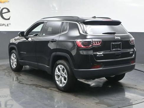 Used 2024 Jeep Compass Latitude AWD/4WD image 40