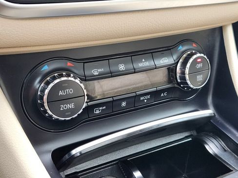 Used 2018 Mercedes-Benz GLA 250 4MATIC image 23