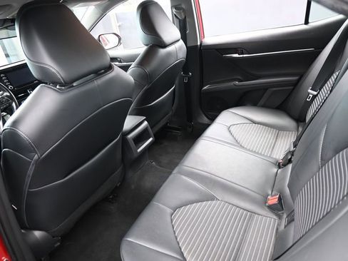 Used 2021 Toyota Camry SE FWD image 32
