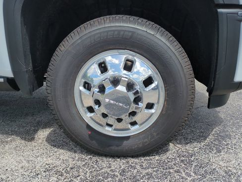 Certified 2026 GMC Sierra 3500 Denali Ultimate AWD/4WD image 11
