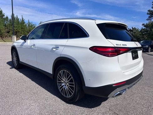 Used 2025 Mercedes-Benz GLC 300 GLC 300 image 9