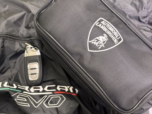 Used 2023 Lamborghini Huracan EVO image 44