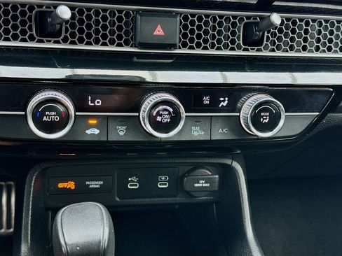 Used 2025 Honda Civic Sport image 12