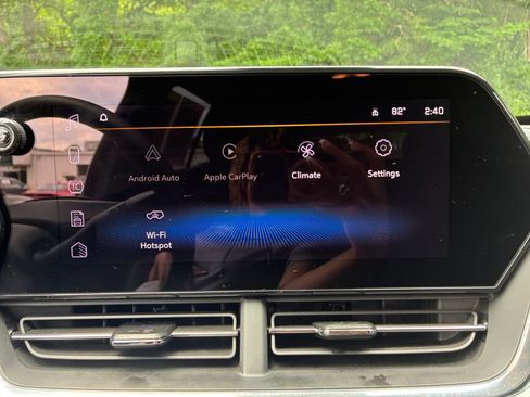 Used 2025 Chevrolet Trax LT FWD image 21