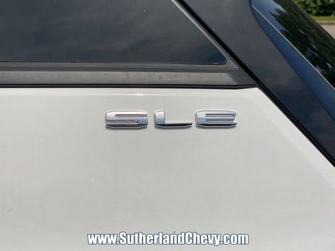 Used 2024 GMC Terrain SLE AWD/4WD image 11