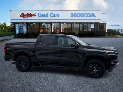 Used 2024 Chevrolet Colorado Z71 w/ Z71 Convenience Package 2 AWD/4WD image 6