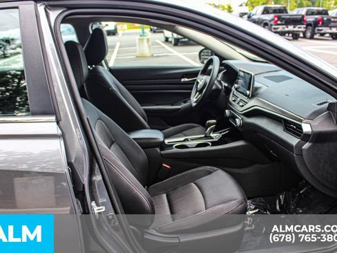 Used 2024 Nissan Altima 2.5 SV FWD image 20