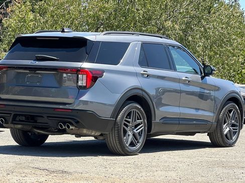 Certified 2025 Ford Explorer ST AWD/4WD image 4