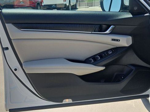 Used 2022 Honda Accord EX-L image 22