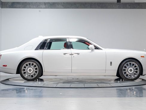 Used 2019 Rolls-Royce Phantom Sedan RWD image 43