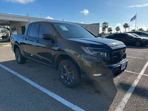 Used 2024 Honda Ridgeline Sport image 2