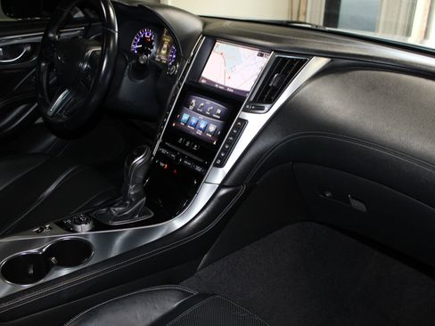 Used 2017 INFINITI Q60 3.0t w/ Premium Plus Package 3.0T RWD image 33