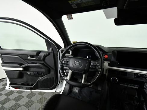 Used 2024 Toyota Tacoma TRD Off-Road image 19
