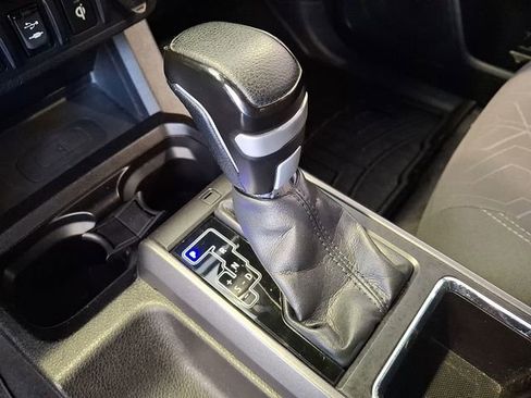 Used 2016 Toyota Tacoma TRD Sport AWD/4WD image 14