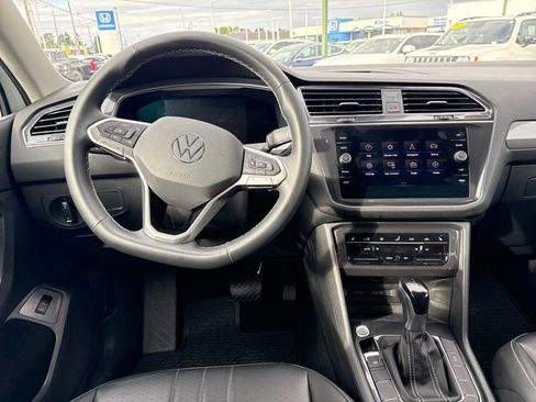 Used 2022 Volkswagen Tiguan SE AWD/4WD image 12