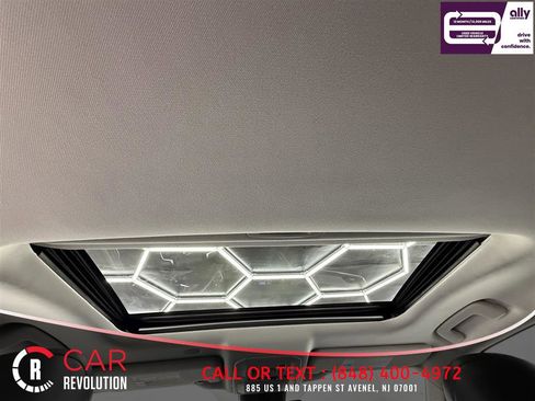 Used 2022 Toyota Highlander XLE image 32