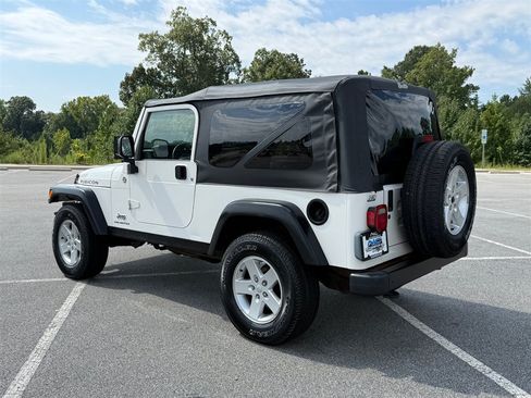 Used 2006 Jeep Wrangler Unlimited Rubicon AWD/4WD image 3
