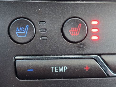 Used 2020 Ford Edge Titanium w/ Equipment Group 301A image 8