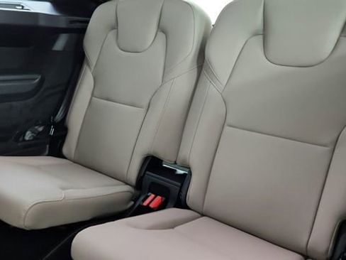 Used 2025 Volvo XC90 B6 Plus w/ Protection Package Premier AWD/4WD image 34