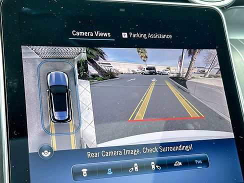 Used 2025 Mercedes-Benz GLC 300 4MATIC image 19