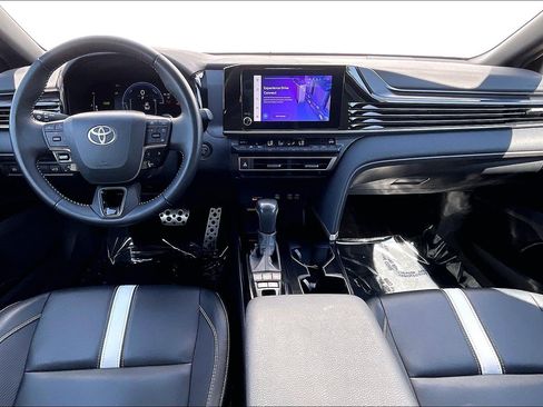 Used 2025 Toyota Camry SE FWD image 18