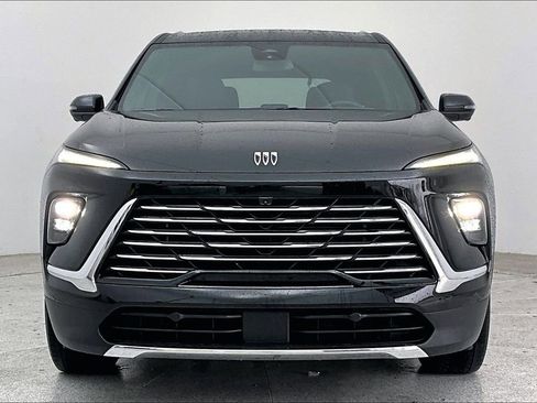 Used 2025 Buick Enclave Preferred image 5