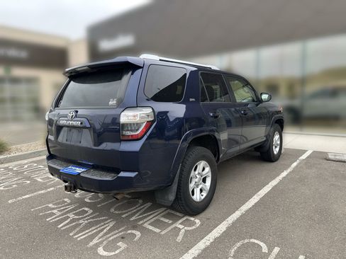 Used 2016 Toyota 4Runner SR5 AWD/4WD image 3