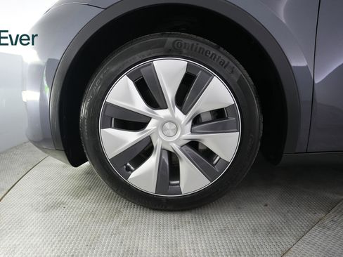 Used 2023 Tesla Model Y Long Range AWD/4WD image 19