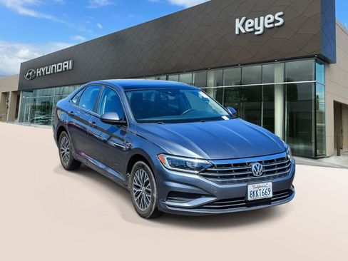 Used 2019 Volkswagen Jetta SEL image 3