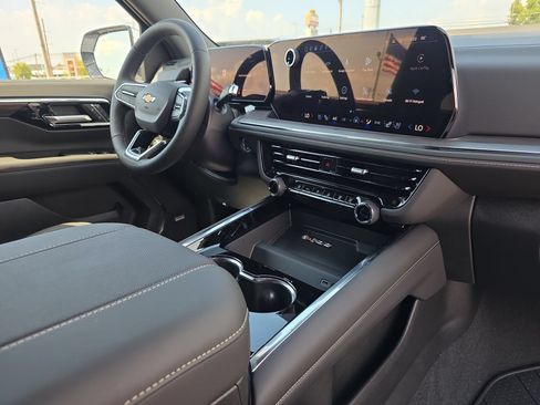 New 2026 Chevrolet Suburban Premier w/ Sun And Tow Package AWD/4WD image 16
