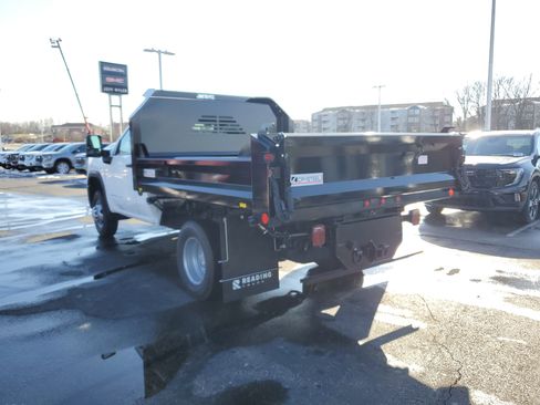 New 2025 GMC Sierra 3500 Pro w/ Convenience Package image 7