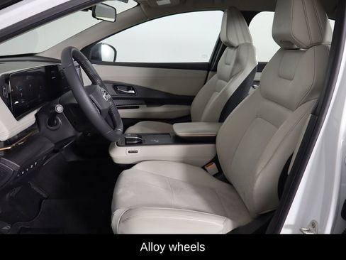 Used 2023 Nissan Ariya FWD image 14