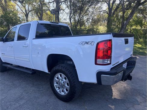 Used 2011 GMC Sierra 2500 SLT w/ SLT Convenience Package image 6