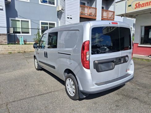 Used 2015 RAM ProMaster City Tradesman SLT image 2