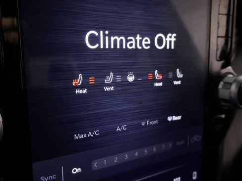 Used 2024 RAM 1500 Laramie image 8